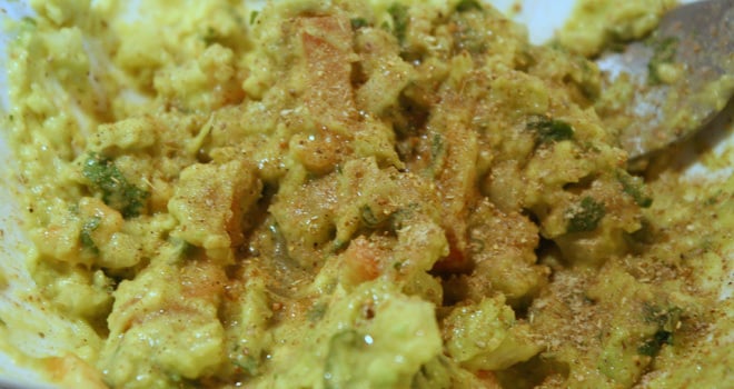 Guacamole-Recipe-Indian-Twist-Steps