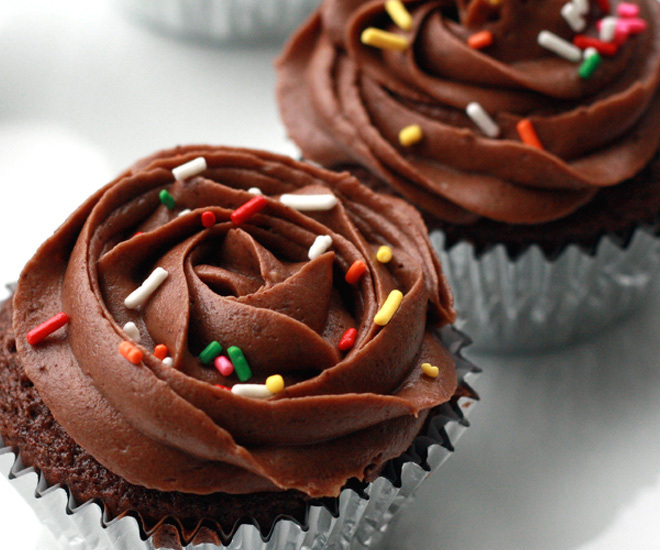 Chocolate-Cupcakes-cwm