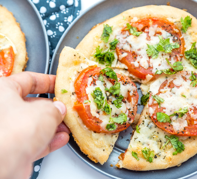 Tomato-Onion-Mini-Pizza-notitle-cwm