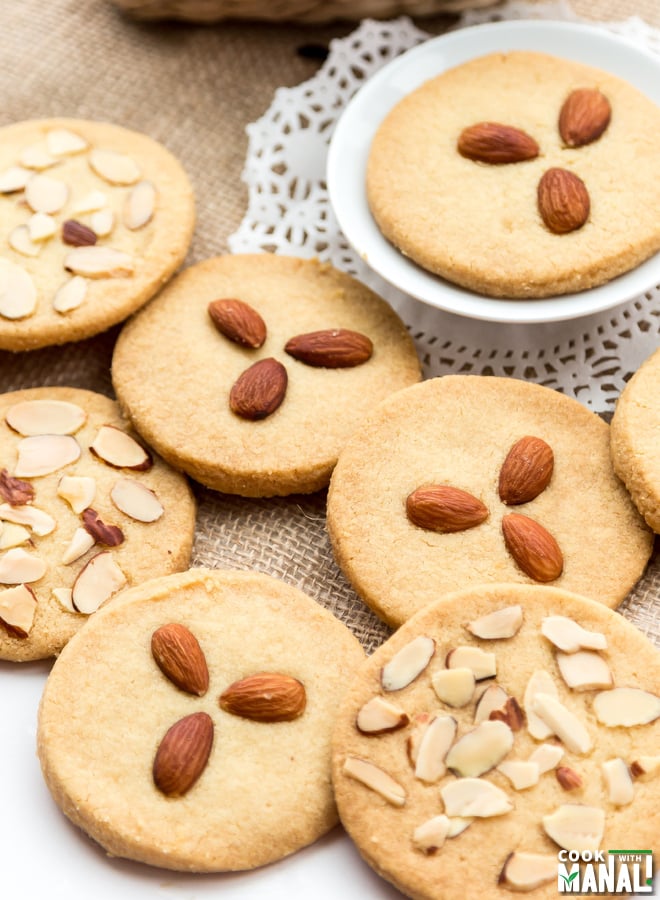 Eggless Almond Cookie
