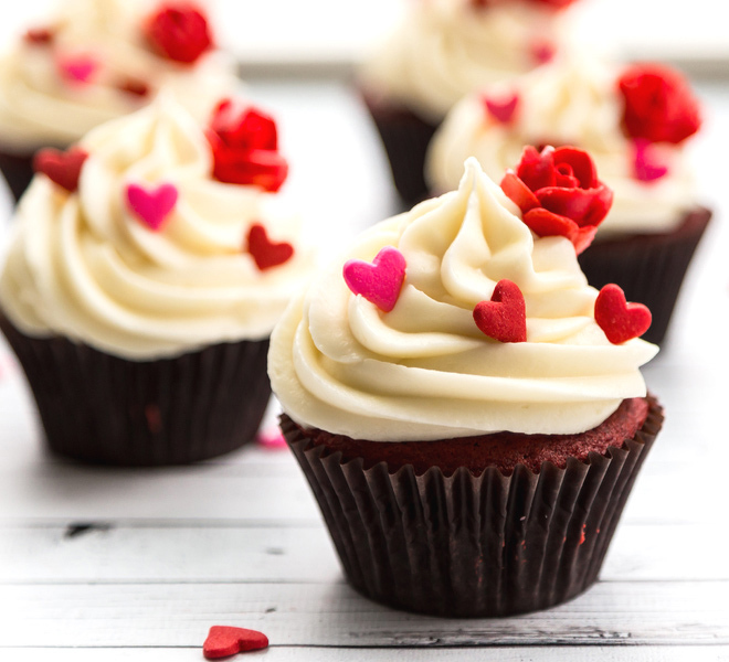 Red Velvet Cupcakes With Vanilla Cream Cheese