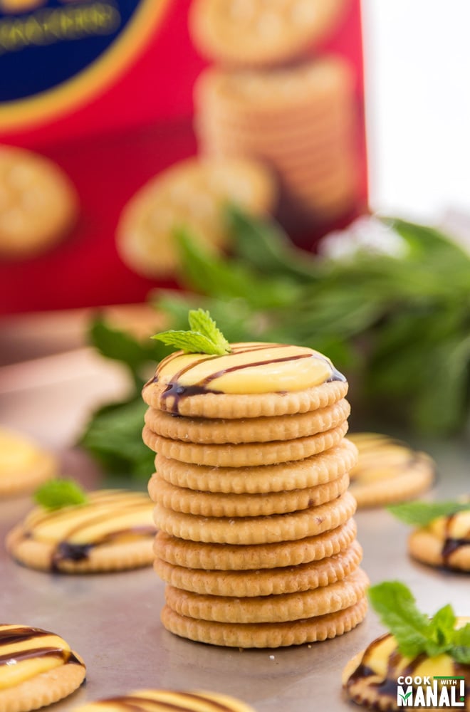 Mango Cream Cheese Topped Crackers