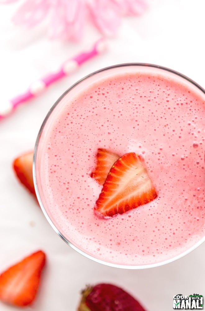 Strawberry-Lassi-With-Cardamom