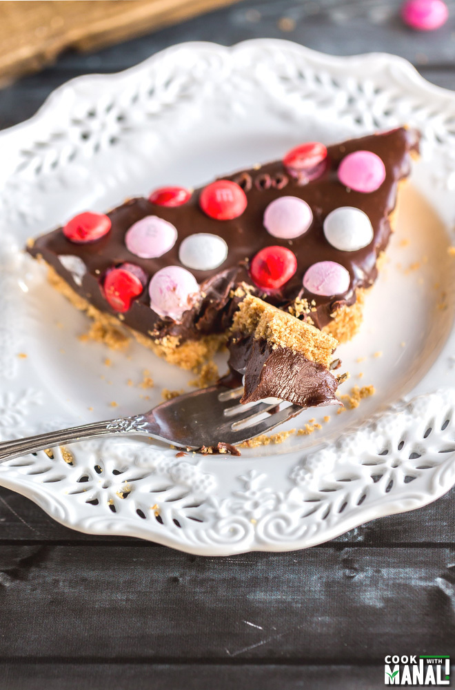 Easy-No-Bake-Chocolate-Tart-with-M&M