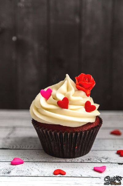 Red-Velvet-Cupcakes-With-Cream-Cheese-Frosting