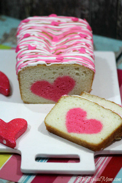 Valentines-Day-heart-strawberry-cake.-700x1050