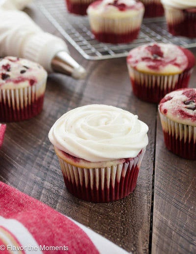 red-velvet-cheesecake-cupcakes1-flavorthemoments.com_