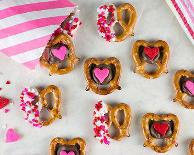 valentine-pretzel-snack-bites-2