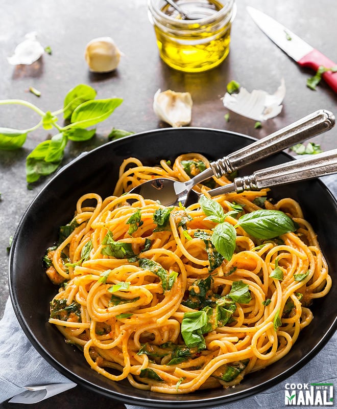 Roasted-Red-Pepper-Pasta-Recipe