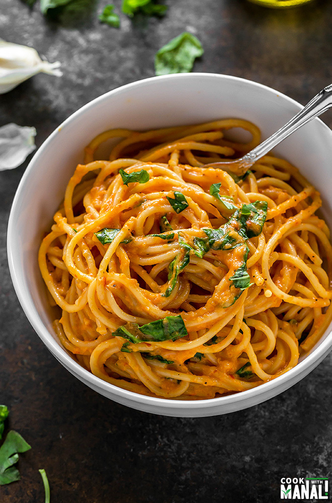 Roasted Red Pepper Pasta With Spinach