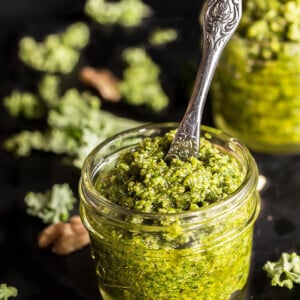 kale walnut pesto