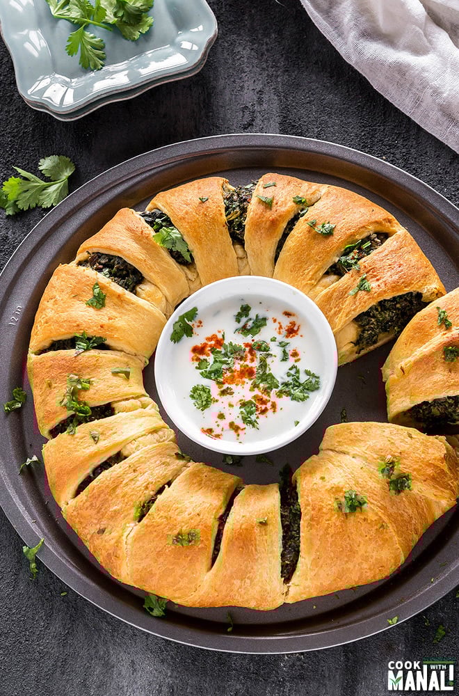 mushroom spinach ricotta crescent ring