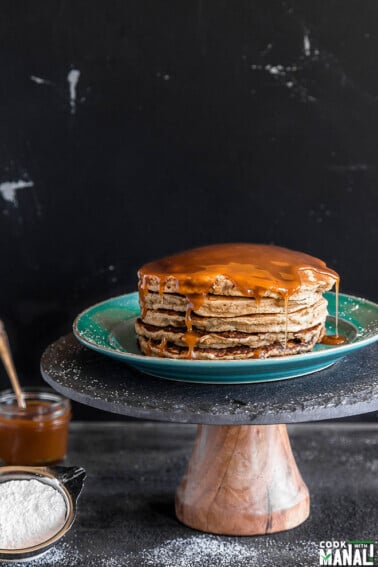 banana pecan pancakes