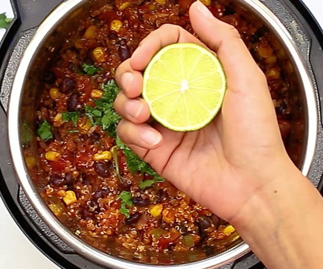 https://www.cookwithmanali.com/wp-content/uploads/2018/05/Instant-Pot-Mexican-Quinoa-Recipe-Step-7.jpg