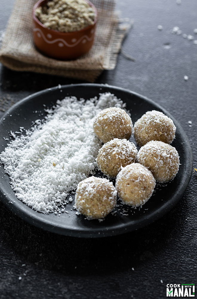 6 thandai coconut ladoo served in a black plate