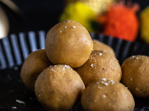 Besan Ladoo - Cook With Manali
