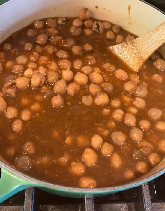 chickpeas with spices in a pot
