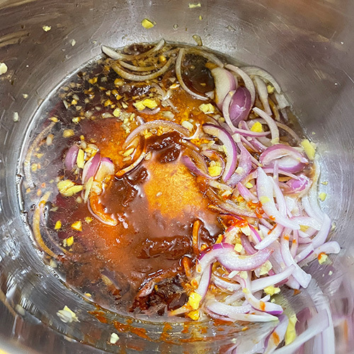https://www.cookwithmanali.com/wp-content/uploads/2021/01/Instant-Pot-Garlic-Noodles-Step-3.jpg