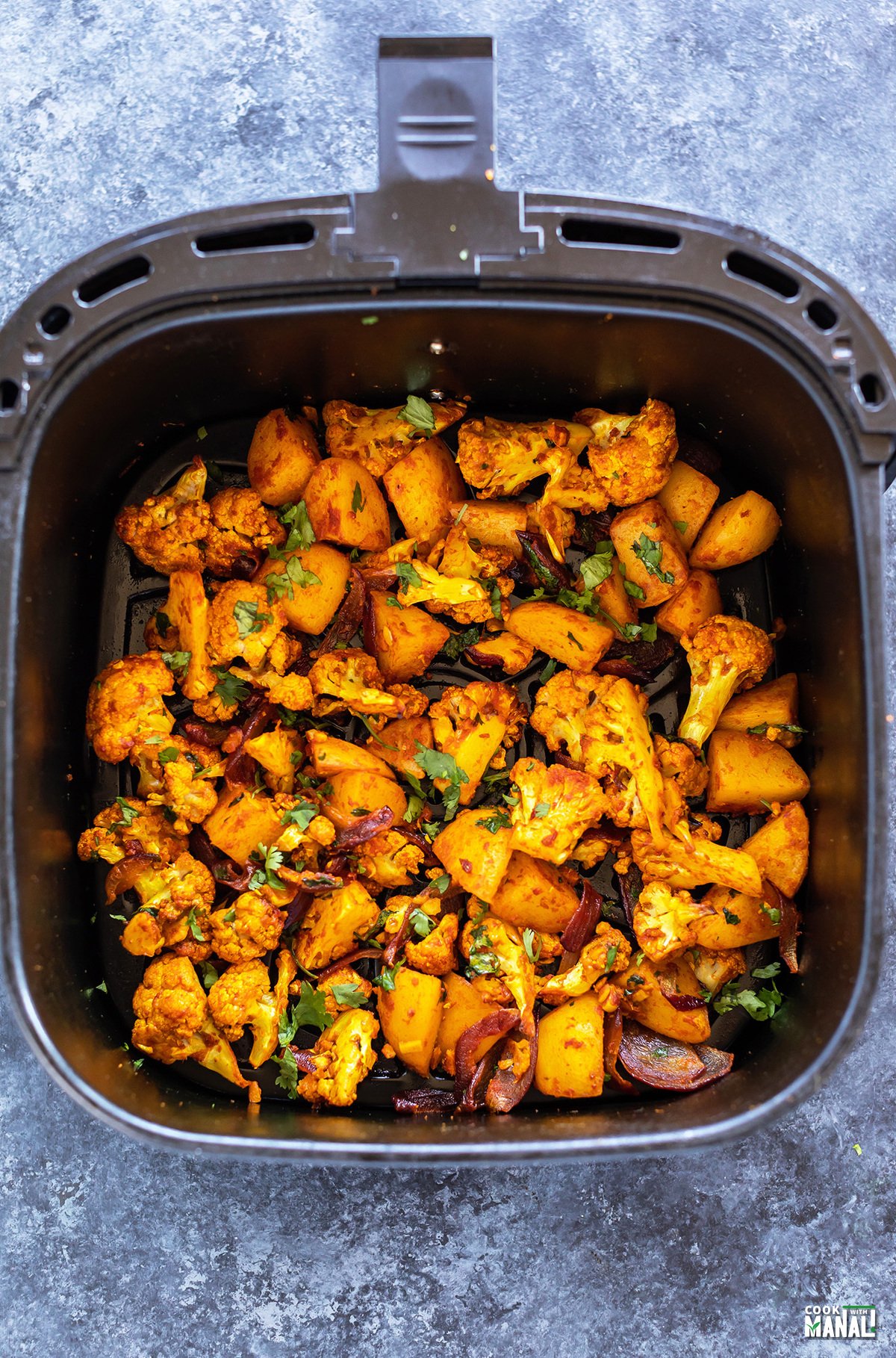 https://www.cookwithmanali.com/wp-content/uploads/2021/09/Air-Fryer-Aloo-Gobi.jpg