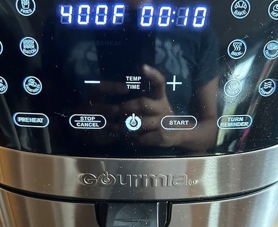 air fryer displaying temperature