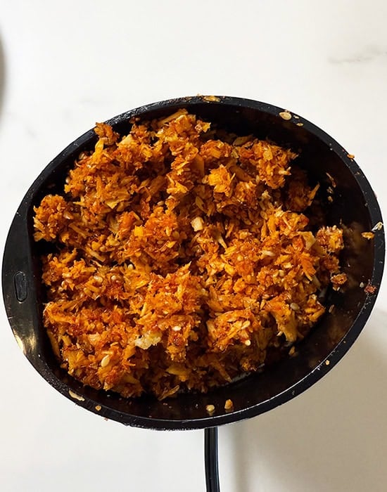 garlic chutney in a blender