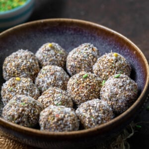 quinoa balls in a round bowl