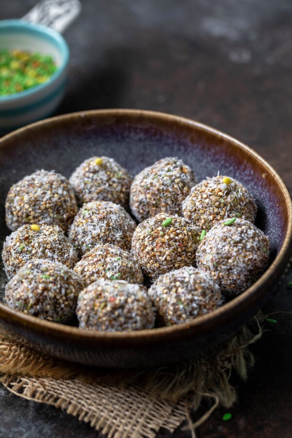 quinoa balls in a round bowl